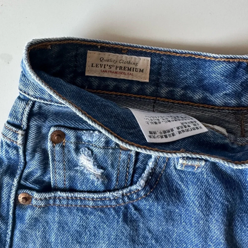 Levi’s 501 denim shorts size W23